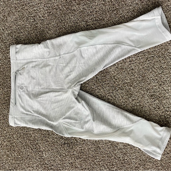 Lululemon We Are From Space Crop - Picture 2 of 6